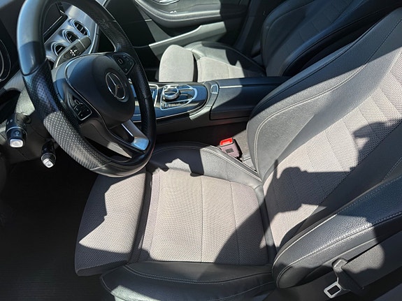 Mercedes-Benz E200 13 of 19