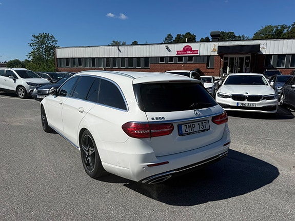 Mercedes-Benz E200 5 of 5