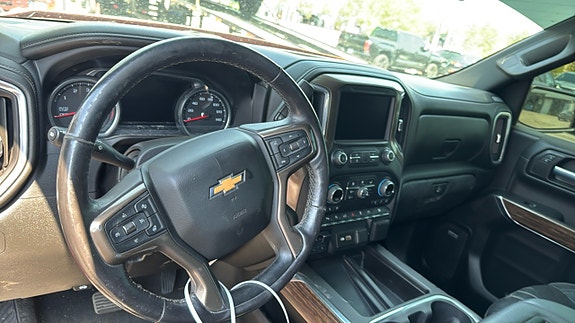 Chevrolet Silverado 1500 3 of 5