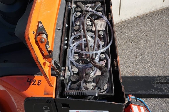 Toyota LPE200 5 of 8