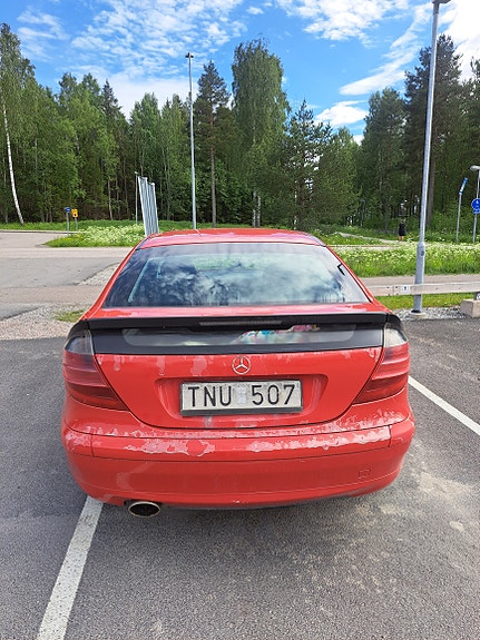 Mercedes-Benz C180 2 of 5