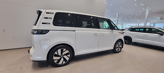 Volkswagen ID. Buzz 2 of 5