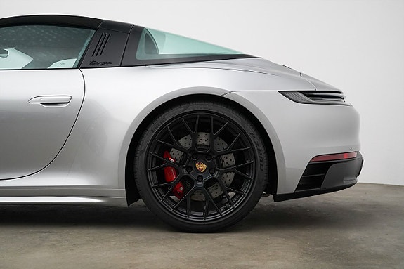 Porsche 911 Targa 4 GTS 3 of 5