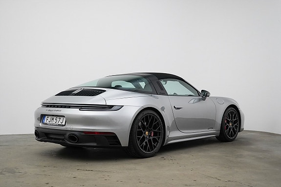 Porsche 911 Targa 4 GTS 27 of 30