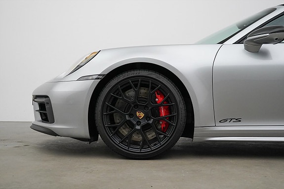 Porsche 911 Targa 4 GTS 2 of 5