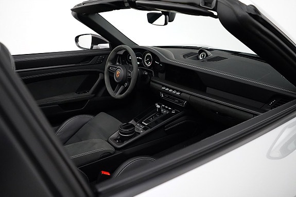 Porsche 911 Targa 4 GTS 22 of 30