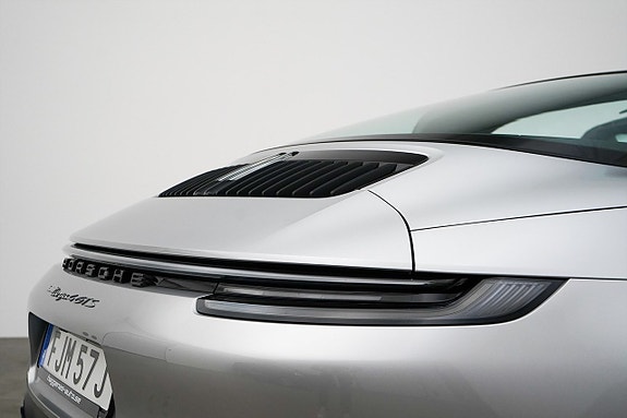 Porsche 911 Targa 4 GTS 28 of 30