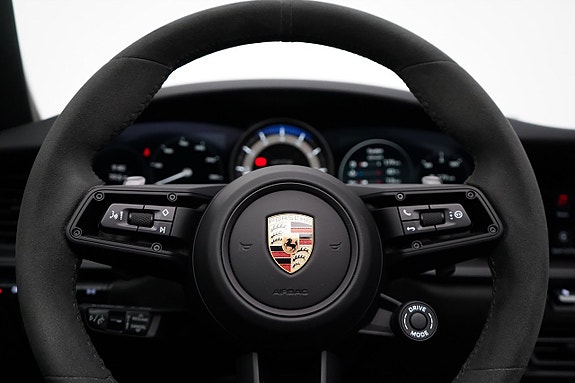 Porsche 911 Targa 4 GTS 11 of 30