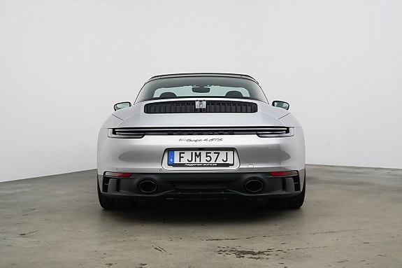 Porsche 911 Targa 4 GTS 25 of 30