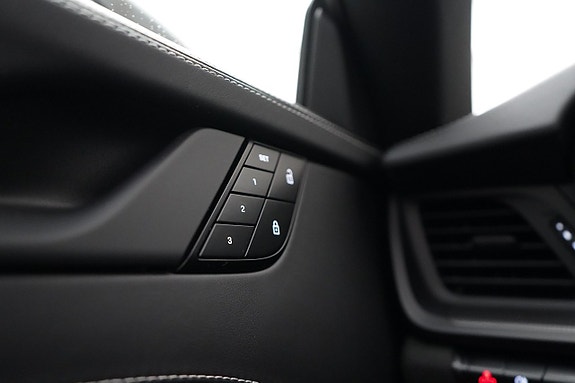 Porsche 911 Targa 4 GTS 12 of 30