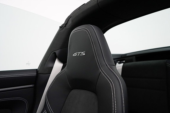 Porsche 911 Targa 4 GTS 21 of 30