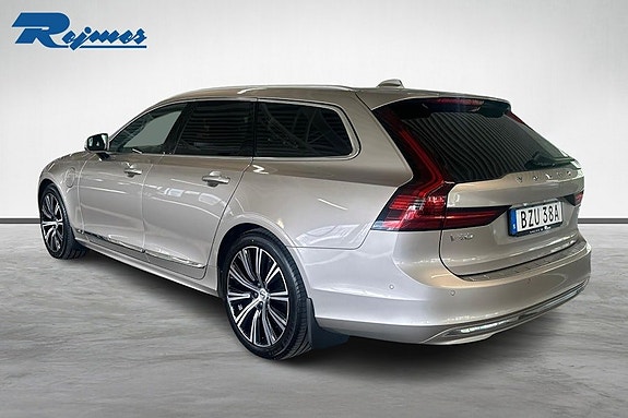 Volvo V90 2 of 5