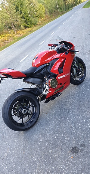Ducati Panigale V2 3 of 6