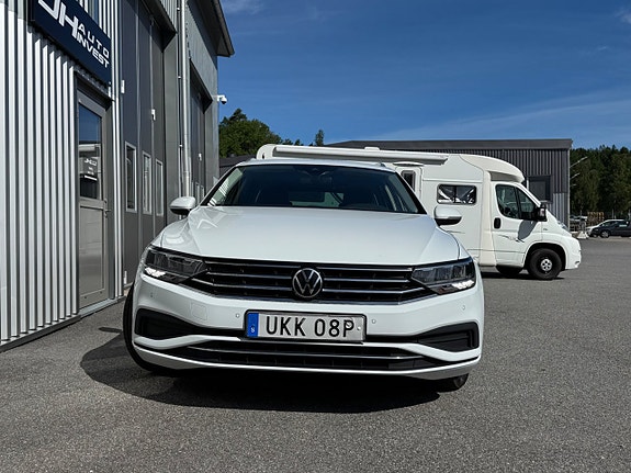 Volkswagen Passat 8 of 23
