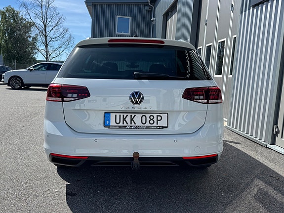 Volkswagen Passat 9 of 23