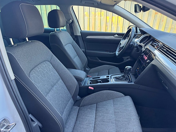 Volkswagen Passat 20 of 23