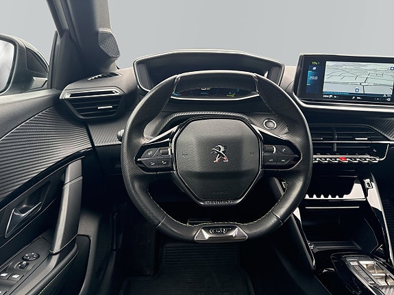 Peugeot e-208 13 of 15