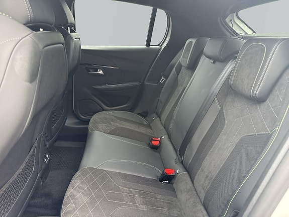 Peugeot e-208 10 of 15