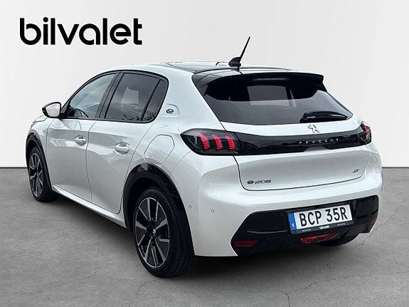 Peugeot e-208 4 of 5