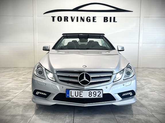 Mercedes-Benz E250 4 of 5