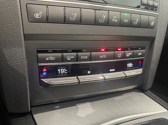Mercedes-Benz E250 14 of 25