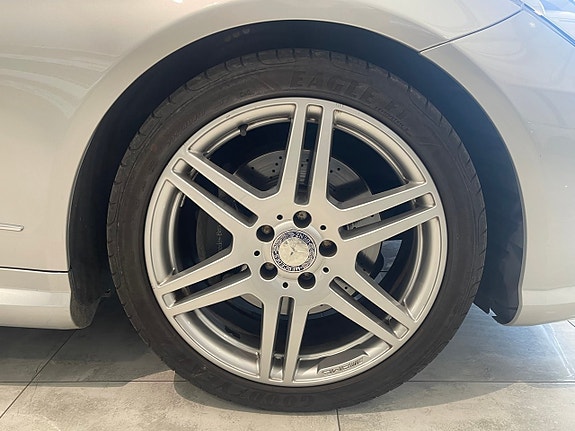 Mercedes-Benz E250 21 of 25
