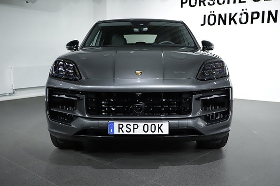 Porsche Cayenne 2 of 5
