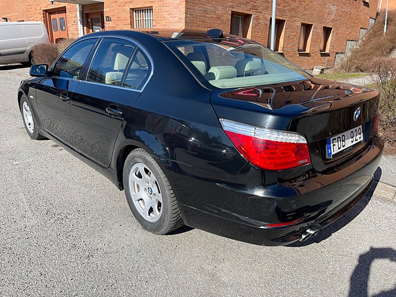 BMW 523i 5 of 5