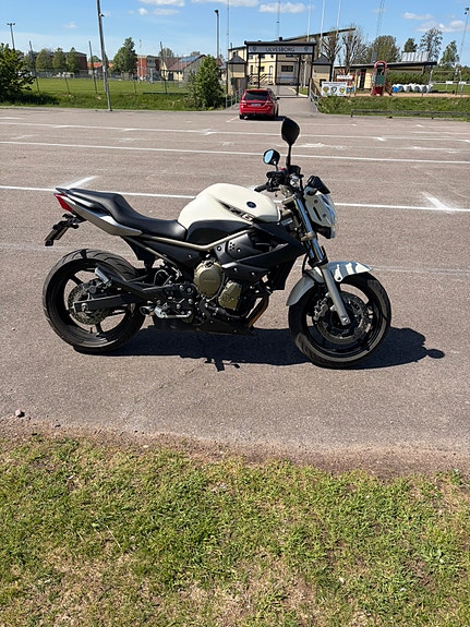 Yamaha XJ6 N 2 of 4