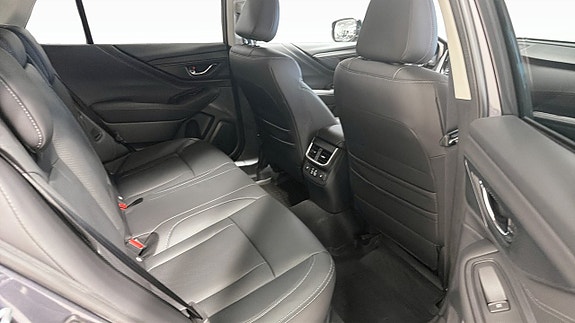 Subaru Outback 4 of 9