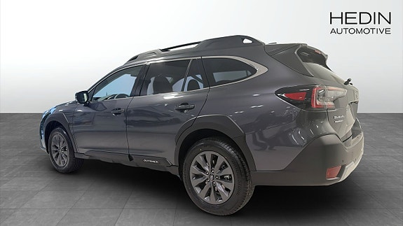 Subaru Outback 2 of 9