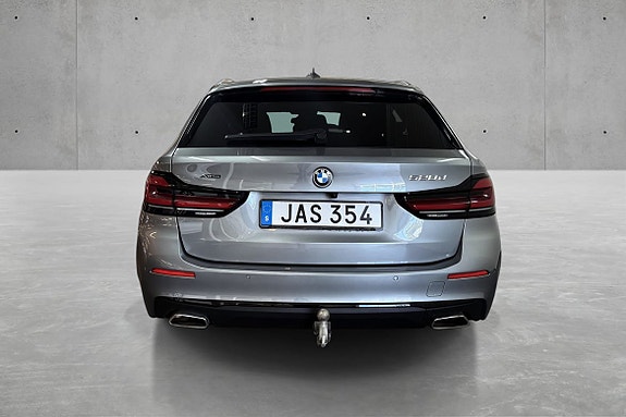BMW 520d 4 of 5