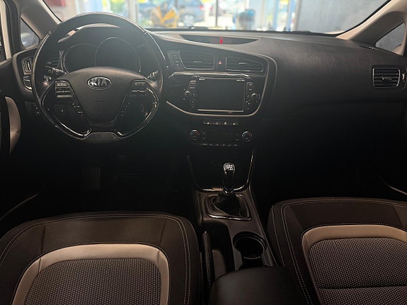 Kia Ceed 8 of 24