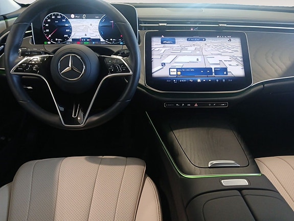 Mercedes-Benz E300 e 10 of 22