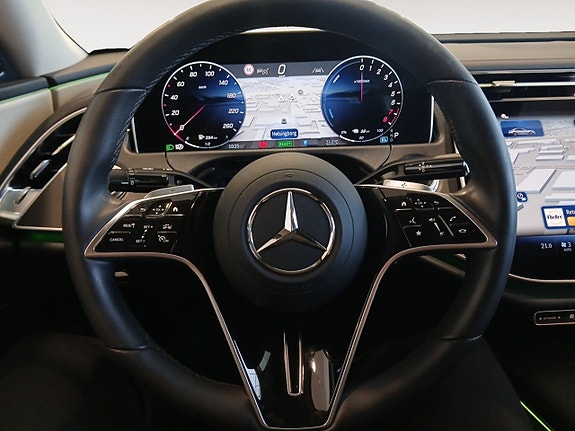 Mercedes-Benz E300 e 13 of 22