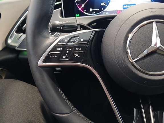 Mercedes-Benz E300 e 20 of 22
