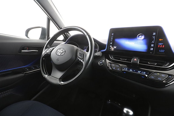 Toyota C-HR 12 of 30