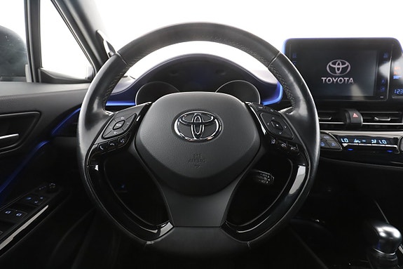 Toyota C-HR 17 of 30