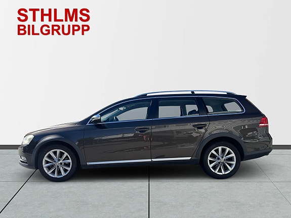 Volkswagen Passat Alltrack 2 of 5