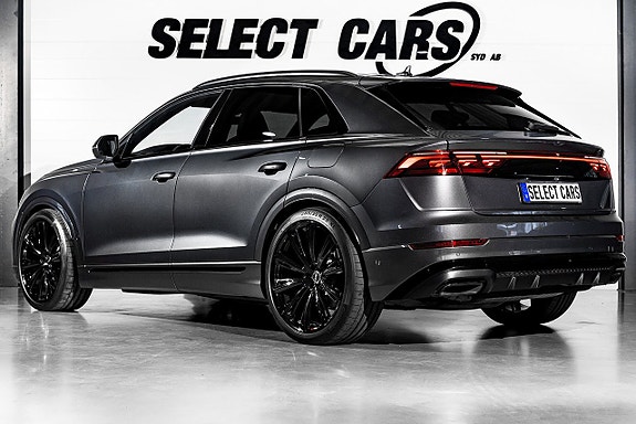 Audi Q8 3 of 5