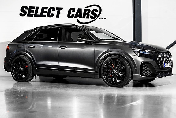 Audi Q8 2 of 5