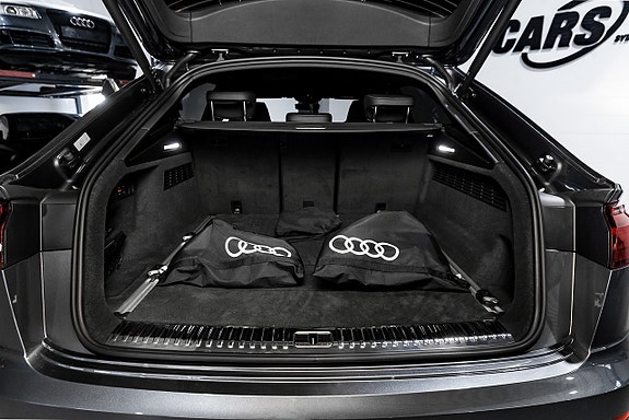 Audi Q8 14 of 22