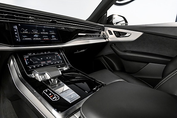 Audi Q8 17 of 22