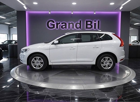 Volvo XC60 3 of 5