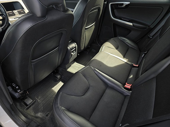 Volvo XC60 6 of 13