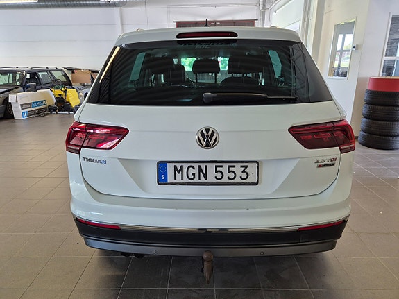 Volkswagen Tiguan 5 of 5