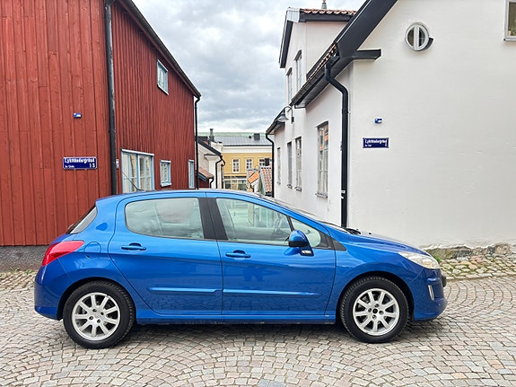 Peugeot 308 3 of 5