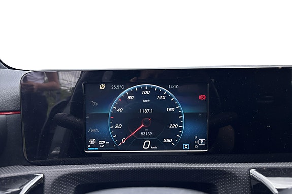 Mercedes-Benz A180 7 of 11