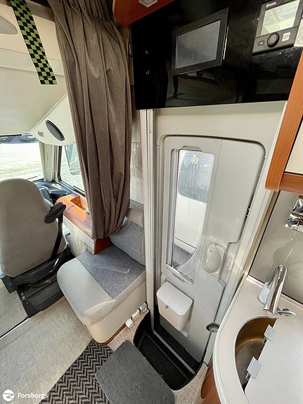 Mobilvetta K-YACHT 80 TEKNI LINE / Sittgrupp bak / Nedfällbara taksängar fram och b 15 of 15