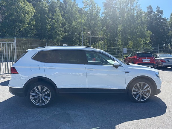 Volkswagen Tiguan Allspace 3 of 5